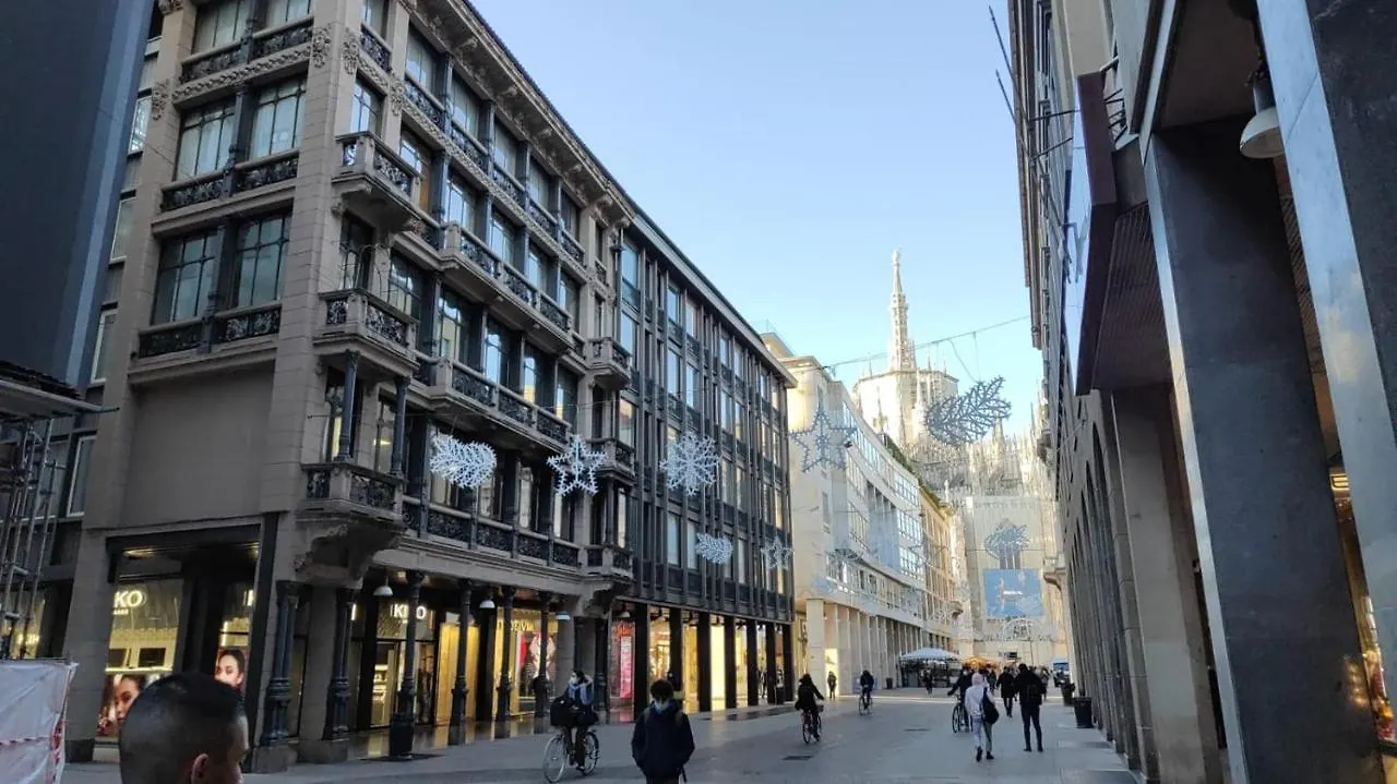 Mercanti Apts Via Passarella Milan Italy