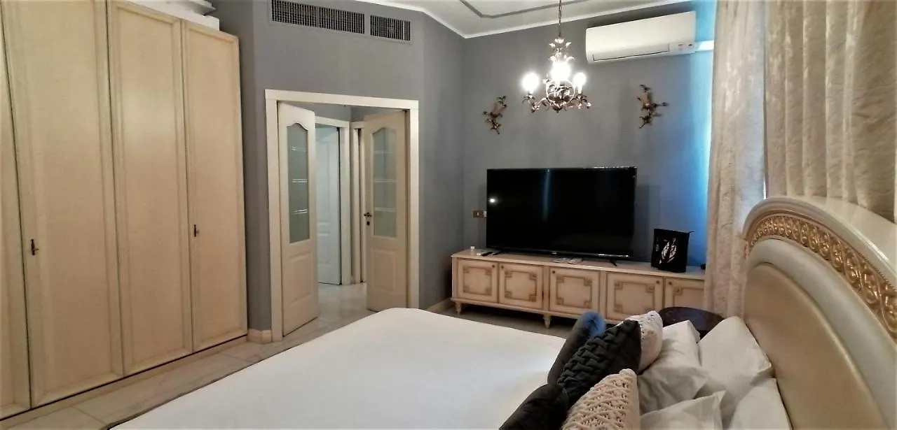 Mercanti Apts Via Passarella Milan
