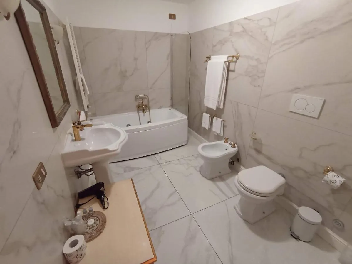 Apartment Mercanti Apts Via Passarella Milan Italy